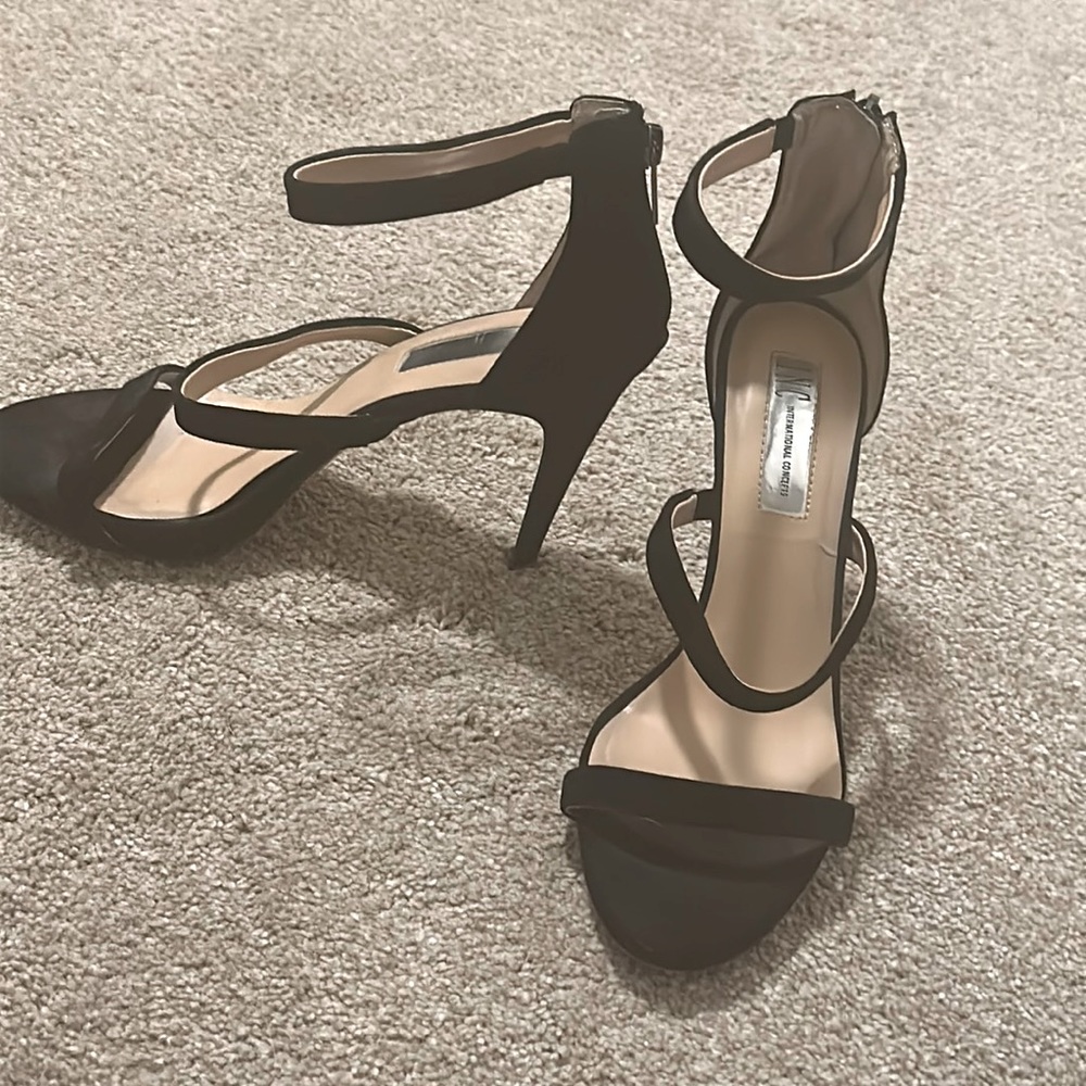 3.5” black heels
